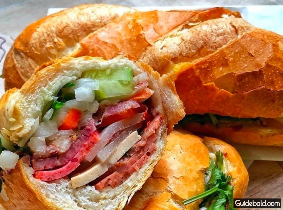 Bánh Mì Huỳnh Hoa Sài Gòn - 26 Lê Thị Riêng